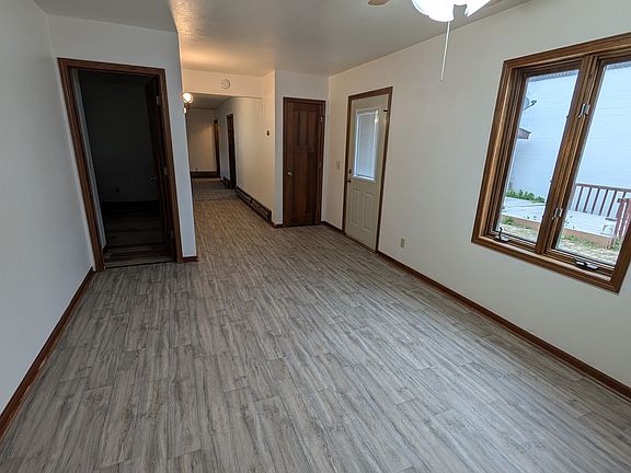 3rd image of 124 1st Ave SW #1