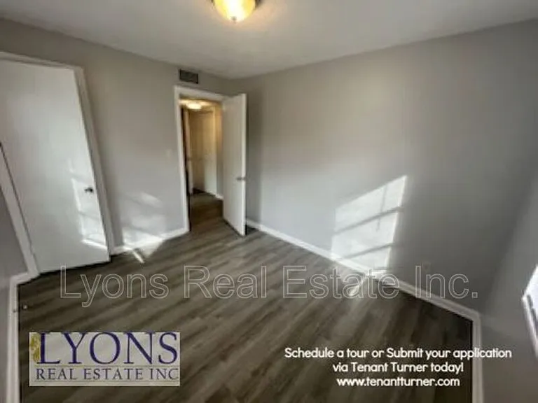 2310 Deborah Dr — Photo 8