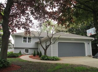 3451 Grove Ave, Gurnee, IL 60031