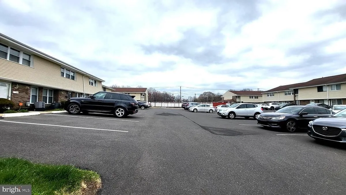 2 bed, 1.5 bath, 1133 sqft, $1,595 — Photo 4