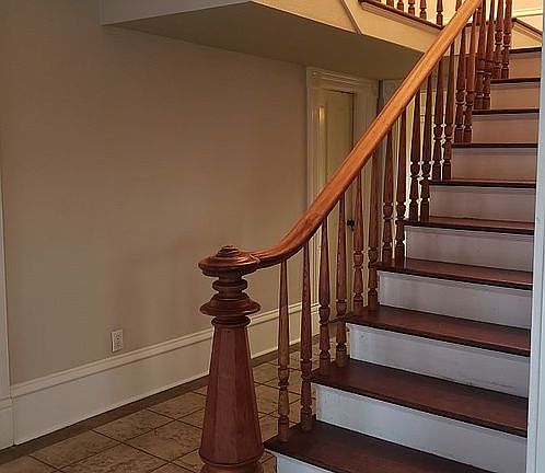 BANISTER/STAIRCASE
