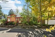 E Welches Rd-S2210-001.jpg