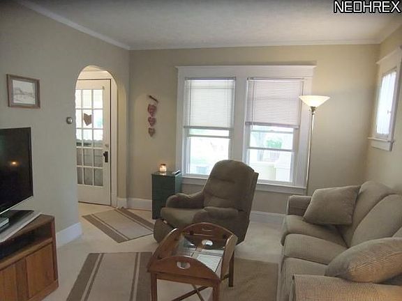 4th image of 1555 Glenmount Ave