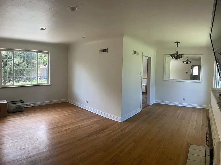 2875 Niagara St — Photo 3