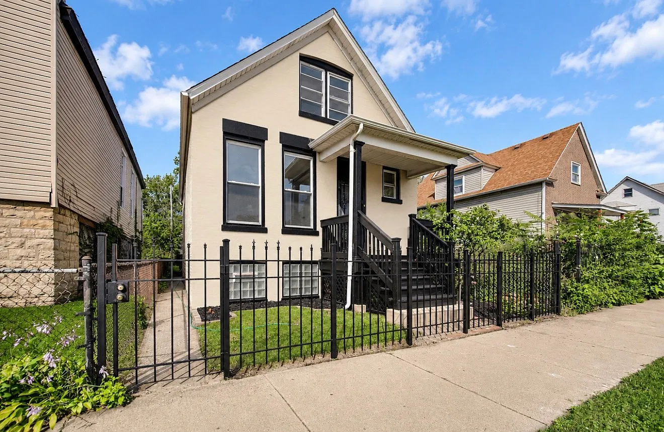 3 bed, 1940 sqft, $2,100 — Photo 1