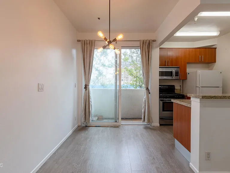 620 S Gramercy Pl — Photo 7