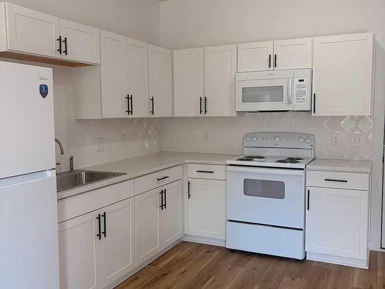 2342 Jolly Roger Dr SW — Photo 4