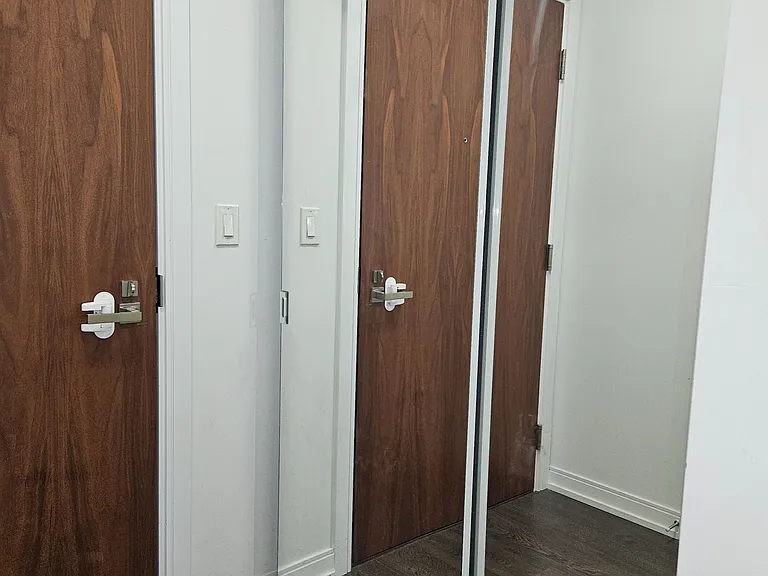 275 Village Green Sq #316 — Photo 2