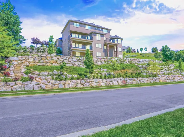 1596 E Millbrook Way S, Bountiful, UT 84010