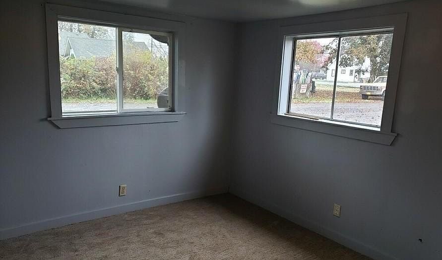 2nd image of 2230 Larch St