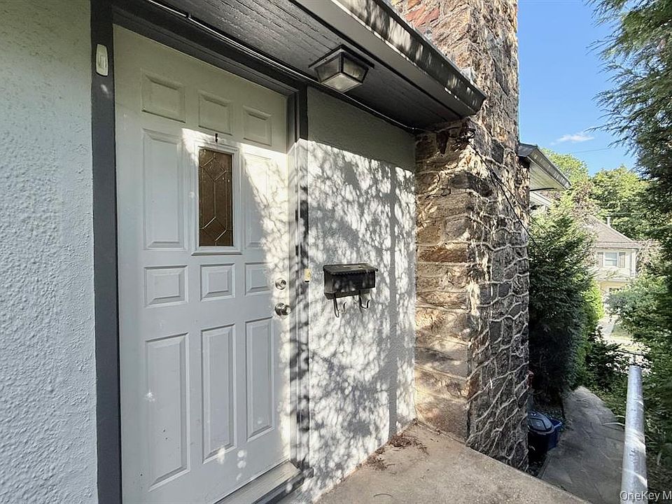 1st image of 1306 Henry Ave #2
