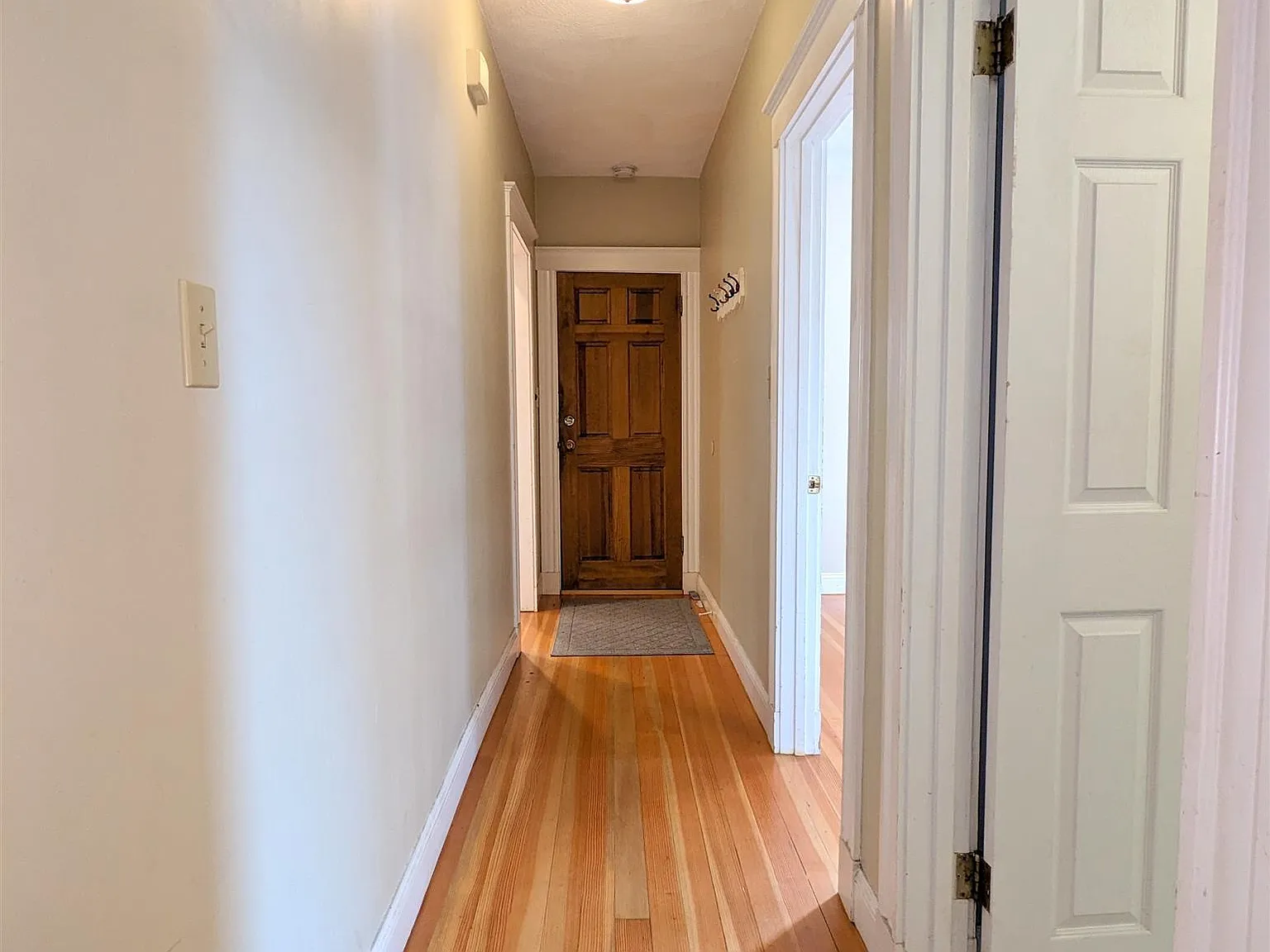 3 bed, 1000 sqft, $3,300 — Photo 2