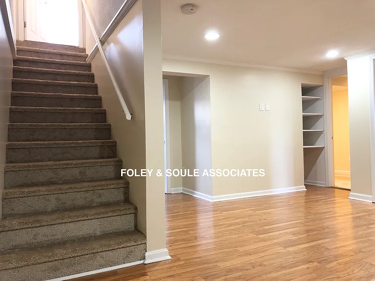 7 Oak St #5 — Photo 12