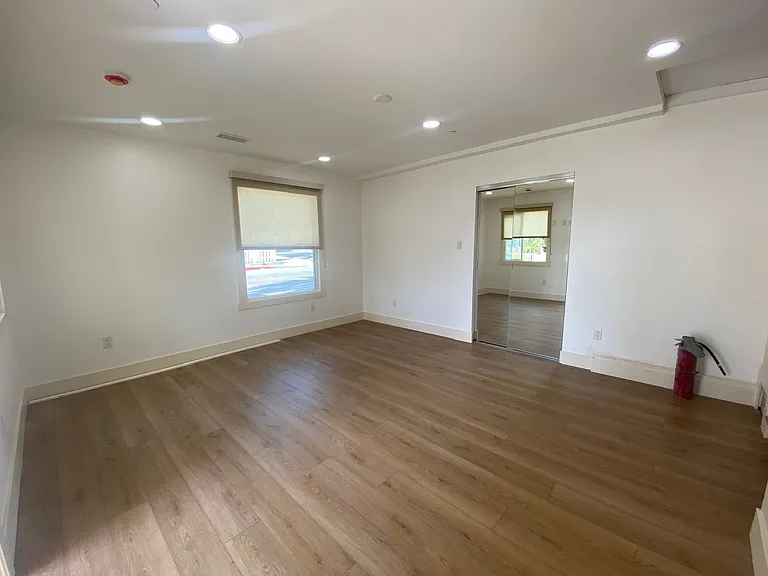 303 S Alta Vista Ave — Photo 9
