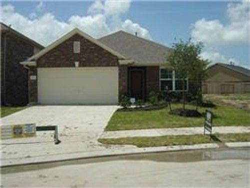 1st image of 18323 Surrey Lake Ln