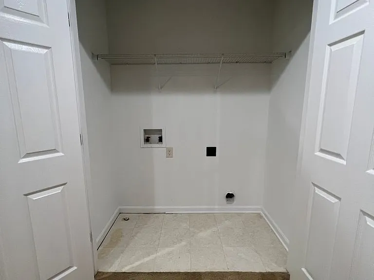 6893 Fenwick Dr — Photo 14