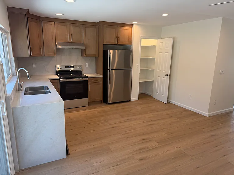 2183 Fowler Dr — Photo 3