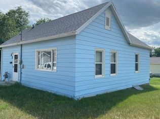83 7th Ave E, Dickinson, ND 58601