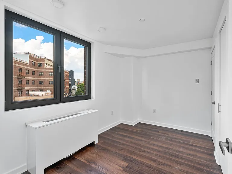 864 Willoughby Ave #2B — Photo 5