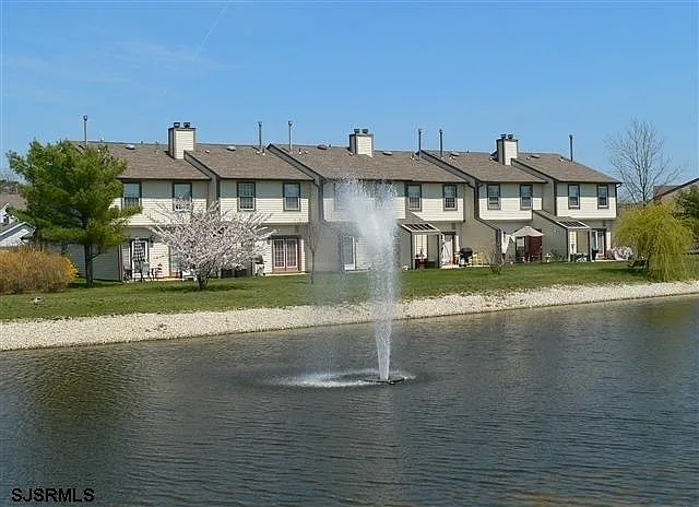 614 Lake Front — Photo 28