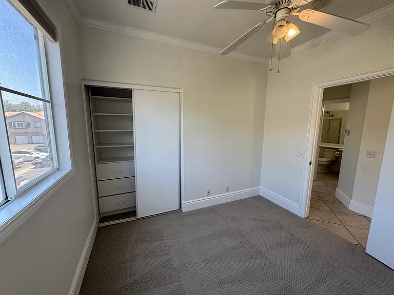 26 Sagebrush — Photo 17