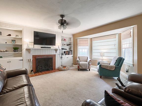 5th image of 2717 Griffith Ave