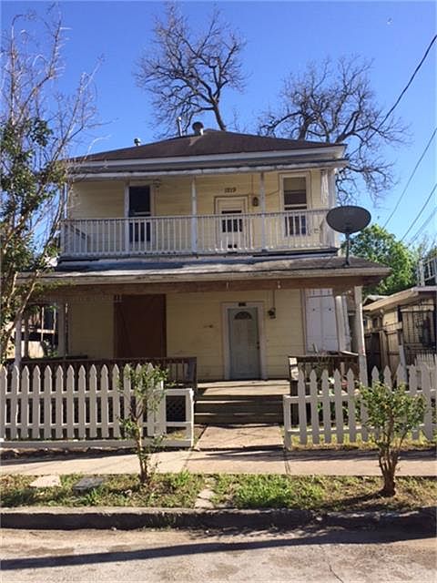 1st image of 1219 Welch St