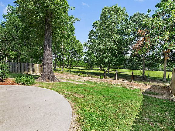 3rd image of 37356 Dutchtown Crossing Ave
