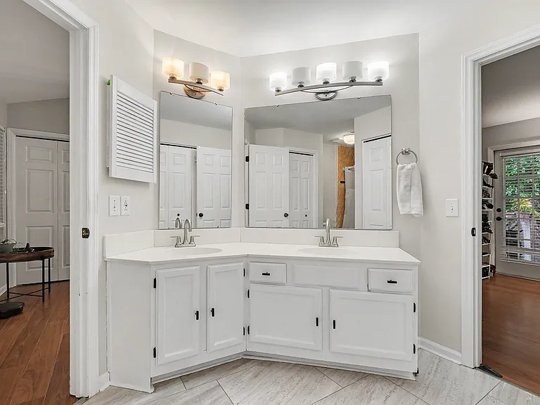 6121 Gray Gate Ln #K — Photo 16