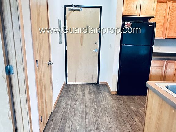 4th image of 811 4th St SE #212