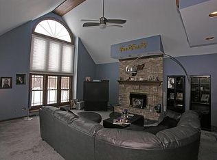 601 86th Pl, Downers Grove, IL 60516