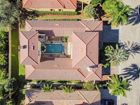 3rd image of 8951 River Palm Ct