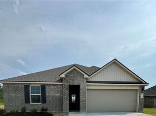 835 Gold Finch Way, Lake Charles, LA 70611