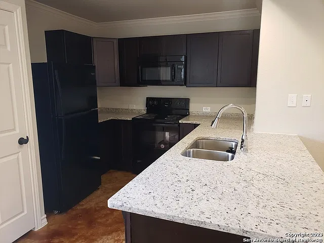 7310 Colina Way — Photo 4