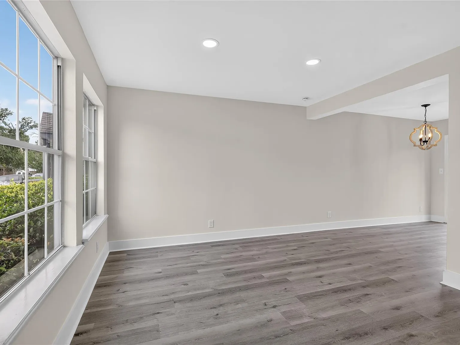 1221 Cedar Post Ln — Photo 2