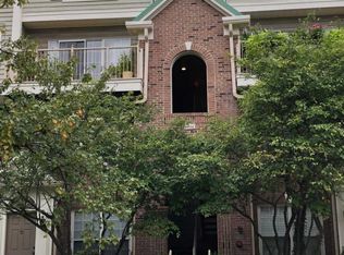 4104 Oxford Ln APT 303, Fairfax, VA 22030