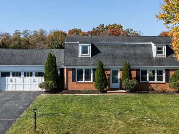 224 Cambridge Dr, Stuarts Draft, VA 24477
