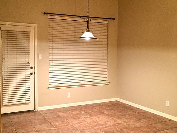 Informal Breakfast/Dining Area