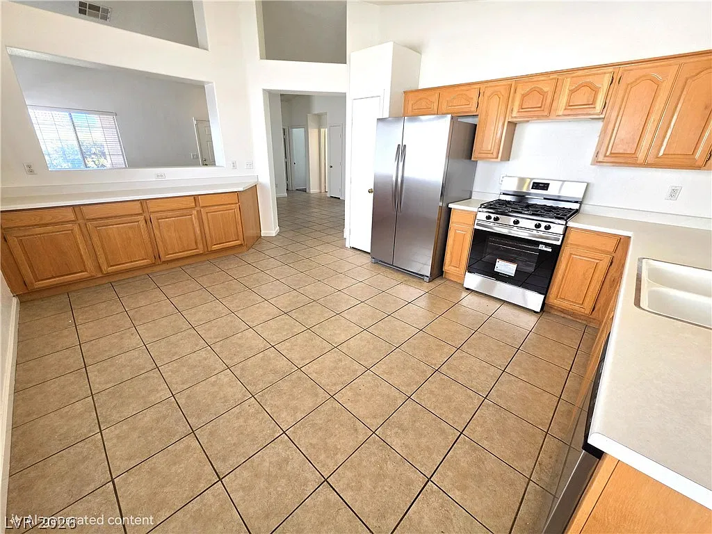 3 bed, 2.0 bath, 1266 sqft, $1,950 — Photo 3