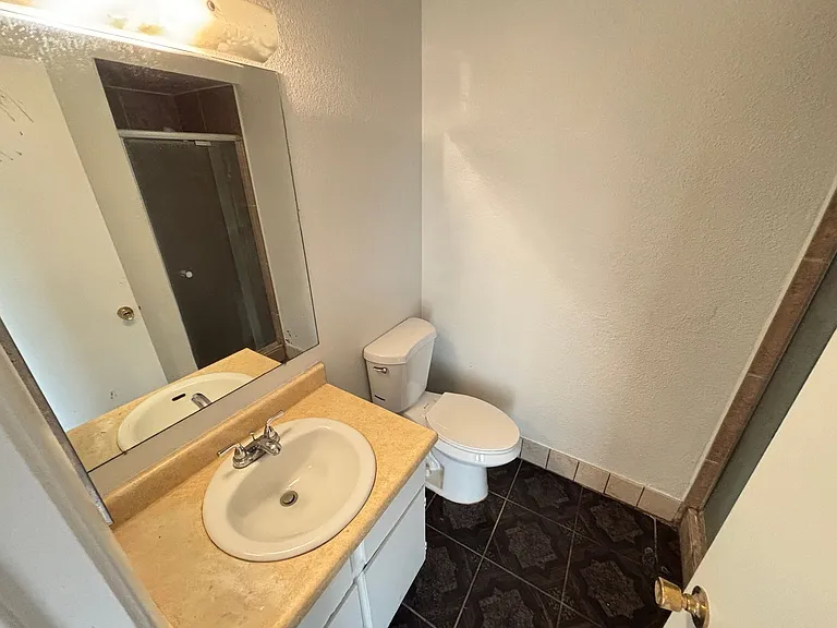 625 N 12th St #A — Photo 10