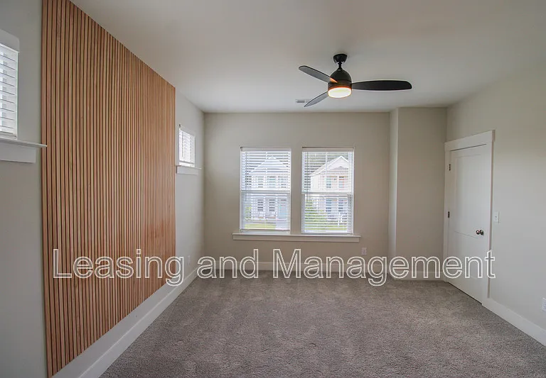 111 Crimson St — Photo 11