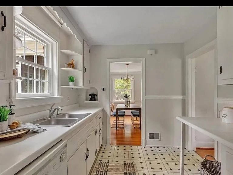 5013 W Franklin St — Photo 17