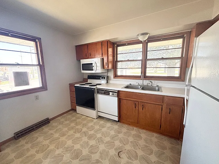 502 Business Highway 23 S — Photo 16