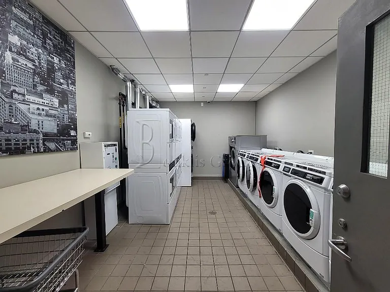 58-12 Queens Blvd #6GG — Photo 9