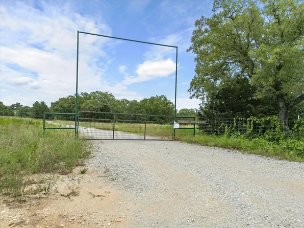 2607 Picket Run Rd, Sunset, TX 76270