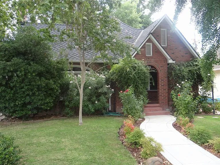 2709 22nd St photo 1