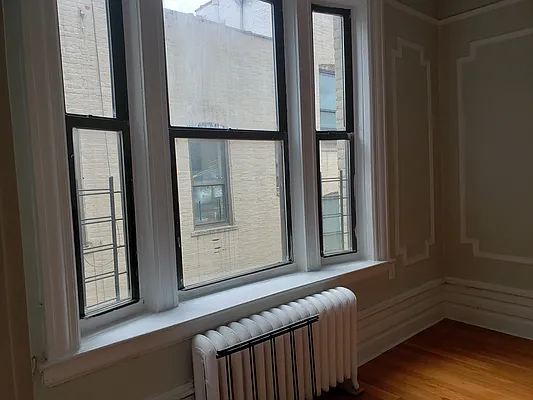 Rented by The Hamilton Group | media 21