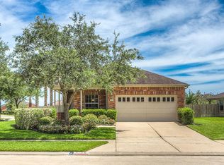 823 Honeysuckle Vine Dr, Rosenberg, TX 77469