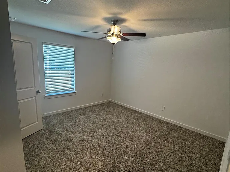 6107 Jasper Hill Dr — Photo 3