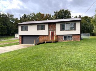 85 Cherry Blossom Ln, Little Hocking, OH 45742